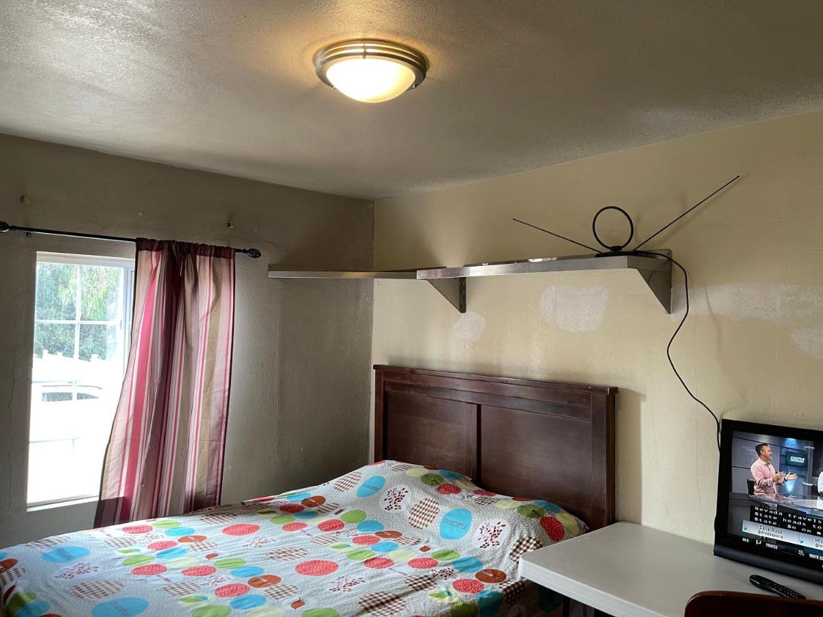 Rosemead Homestay Bagian luar foto